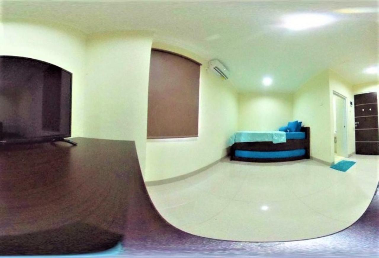 Giant Kost Hotel Tangerang Ngoại thất bức ảnh