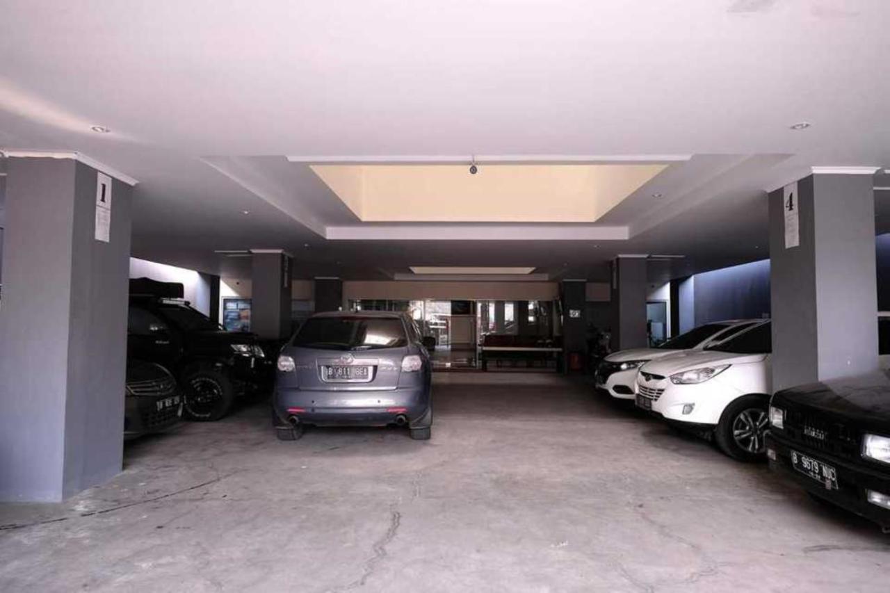 Giant Kost Hotel Tangerang Ngoại thất bức ảnh