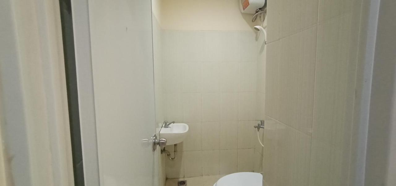Giant Kost Hotel Tangerang Ngoại thất bức ảnh